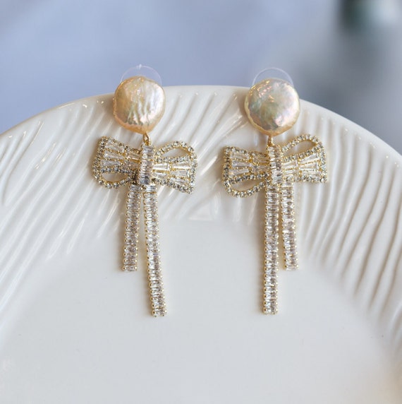 Magdalena Bowknot Pearl Stud Earrings