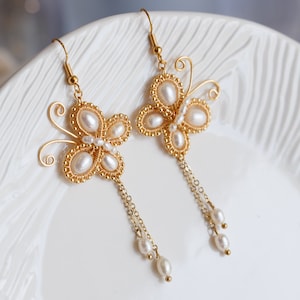 Pearl Gold Wire Dancing Butterfly Dangle Earrings