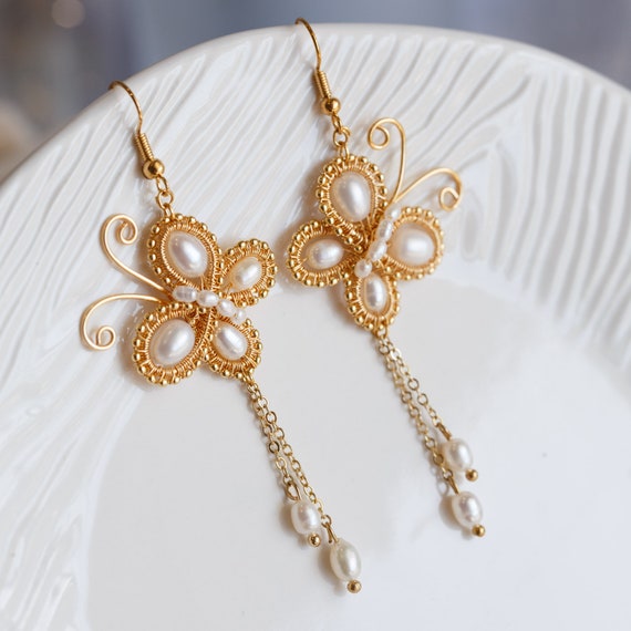 Pearl Gold Wire Dancing Butterfly Dangle Earrings