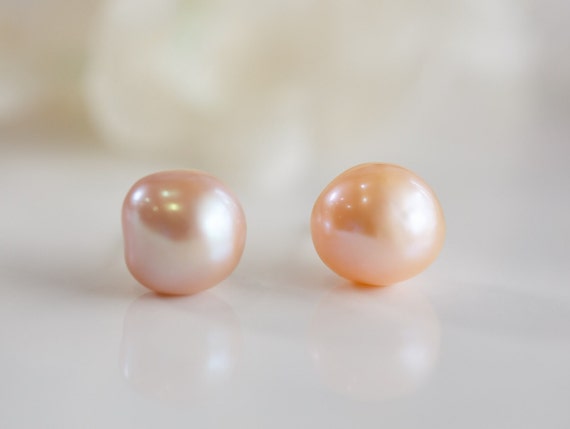 Aaliyah Little Pebble Pearl Stud Earrings