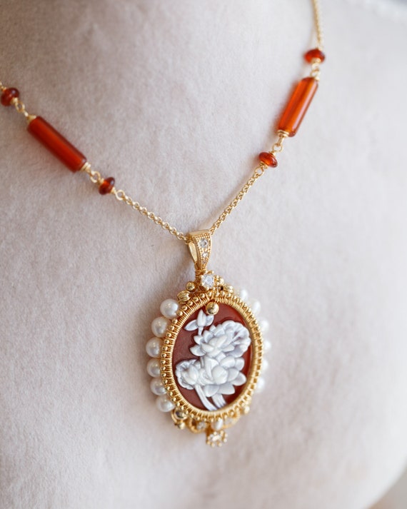 Lyanna Two Layers Red Agate Cameo Pendant Necklace