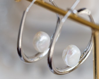 Micah Freshwater Pearl Oval Hoop Earrings