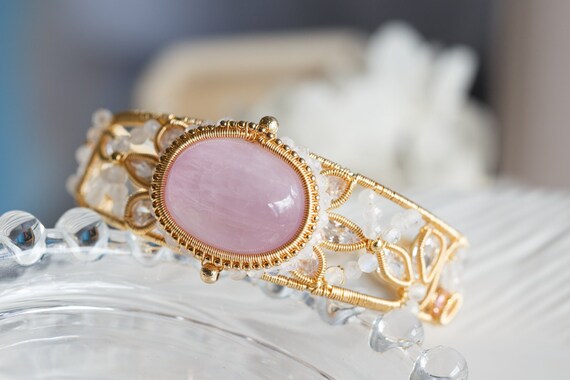 Lauryn Kunzite Gemstone Bangle