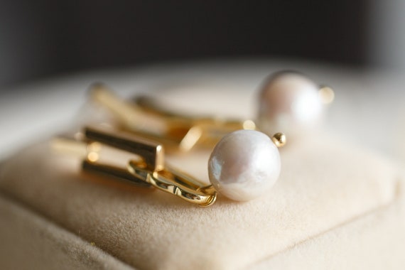 Iris White Baroque Pearl Chain Earrings