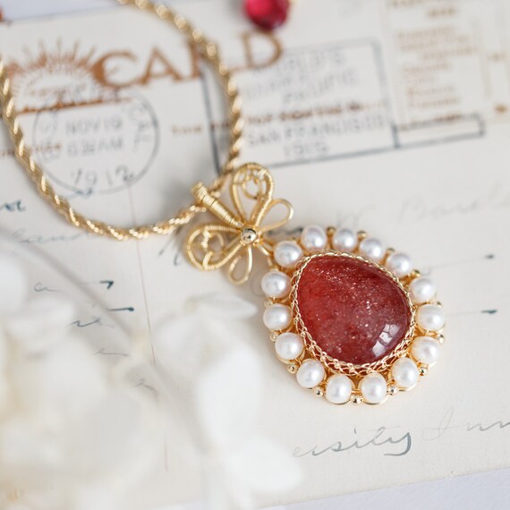 Chandler Star Strawberry Quartz Pendant Necklace