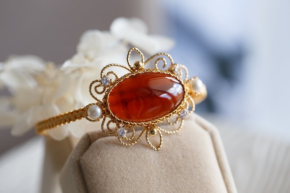 Scarlett Garnet Gold Wire Bangle