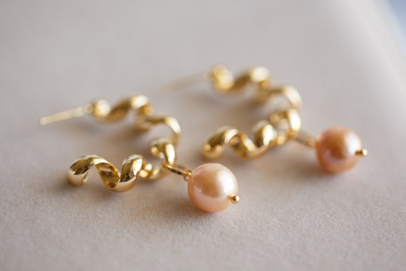 Elm Multi-Way Spring Hoop Pearl Earrings