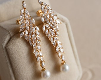 Marianna Cubic Pearl Earrings