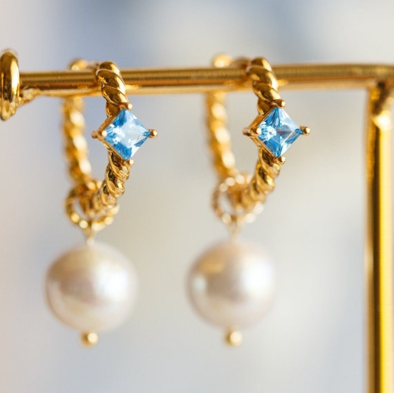Amora Multi-Way Twisted Hoop Pearl Earrings