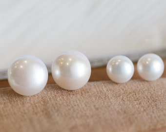 Strong Lustre Natural Freshwater Pearl Stud Earrings