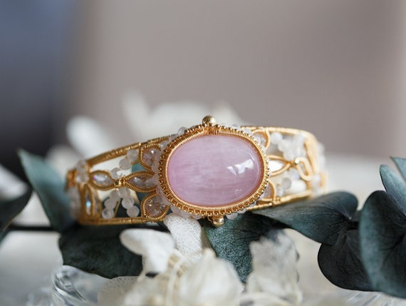 Lauryn Kunzite Gemstone Bangle