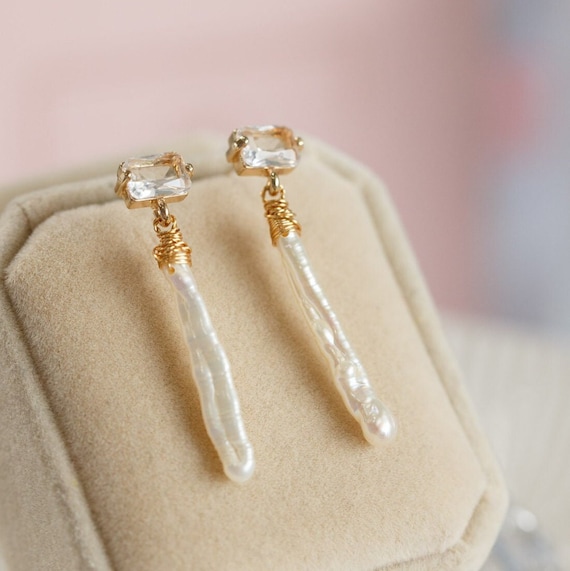 Juniper Baroque Pearl Earrings