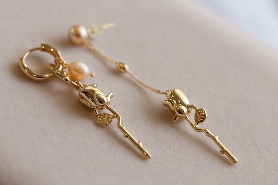 Olivia Rose Asymmetry Pearl Earrings