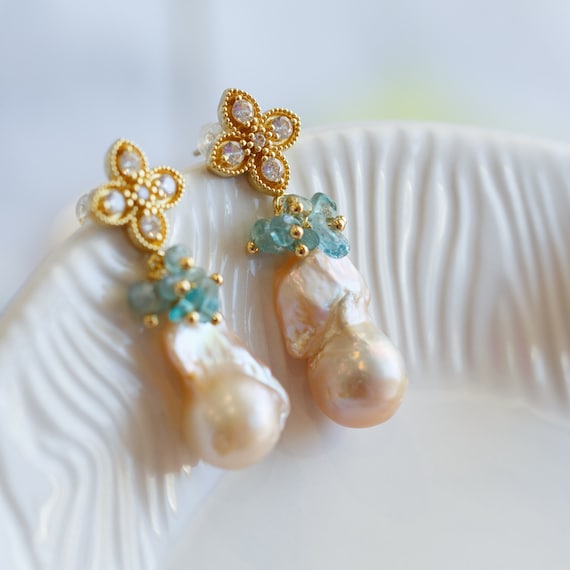 Vera Baroque Pearls Apatite Cluster Earrings