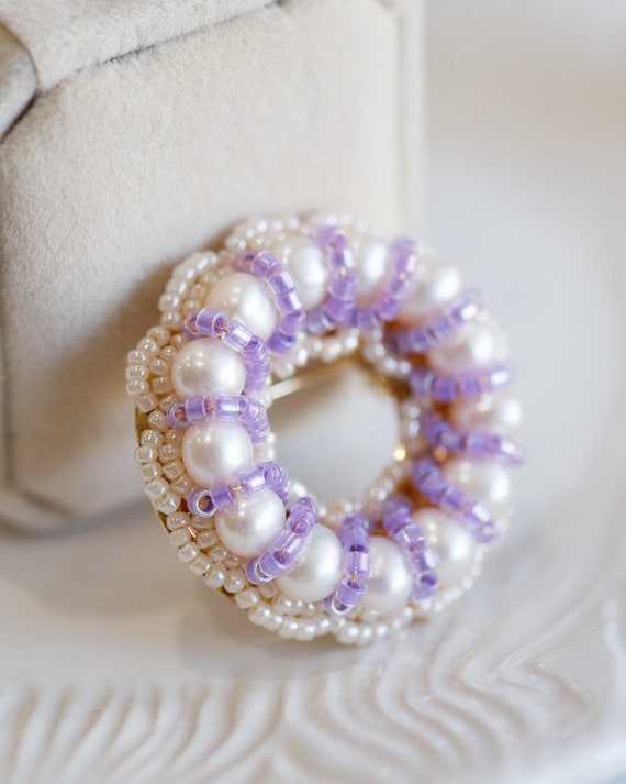 Eliana Natural Pearl Wreath Brooch