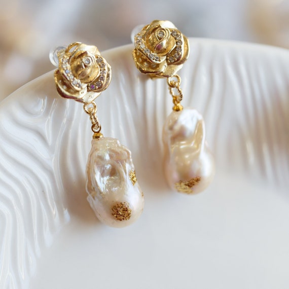 Aleena Metallic Colour Baroque Pearl Earrings