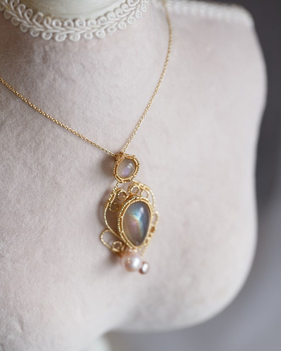 Margot Natural Labradorite Pendant Necklace