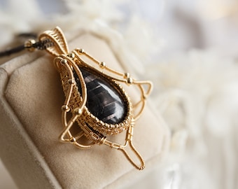 Hypersthene Gold Wire Pendant Necklace