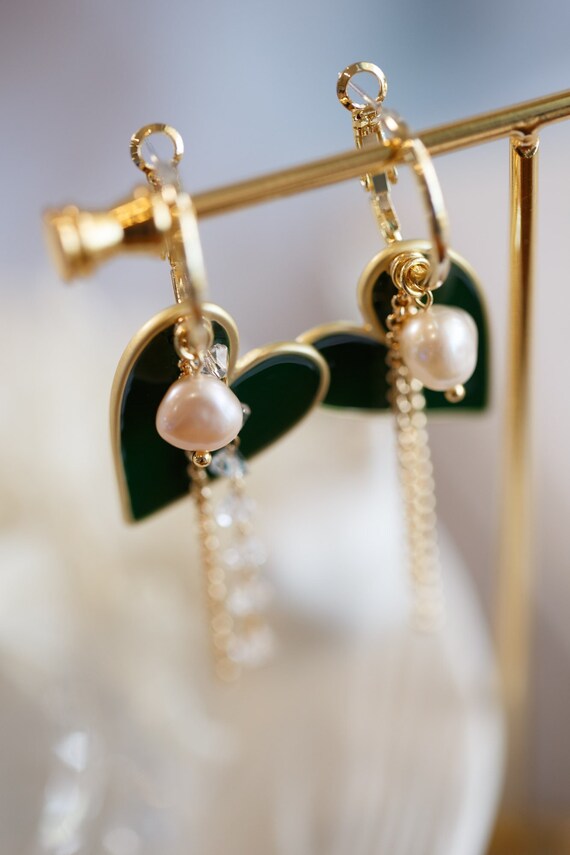 Emma Heart Asymmetry Pearl Earrings