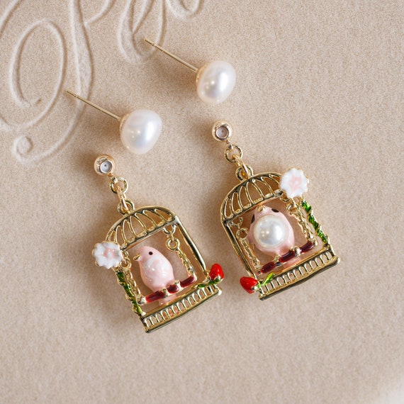 Trinity Pretty Birds Pearl Stud Earrings
