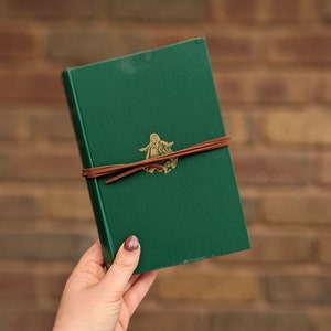 Cuaderno de bocetos hecho a mano con cubierta vintage «Las óperas de Savoy» de W.S. Gilbert - Papel de bocetos de gramaje alto de 200 g/m²