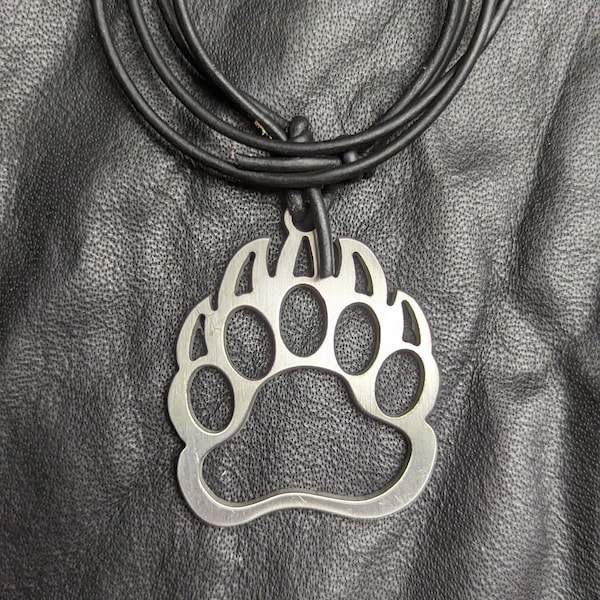 Pendentif à griffe d’ours