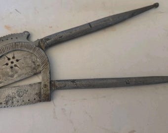 Unique Design Hand Crafted Betel Nut Cutter Nice