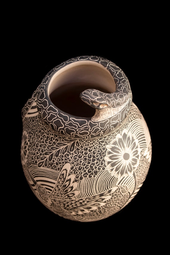 Hand-carved Mata Ortiz Pottery: Snake on the Hunt & Hummingbird