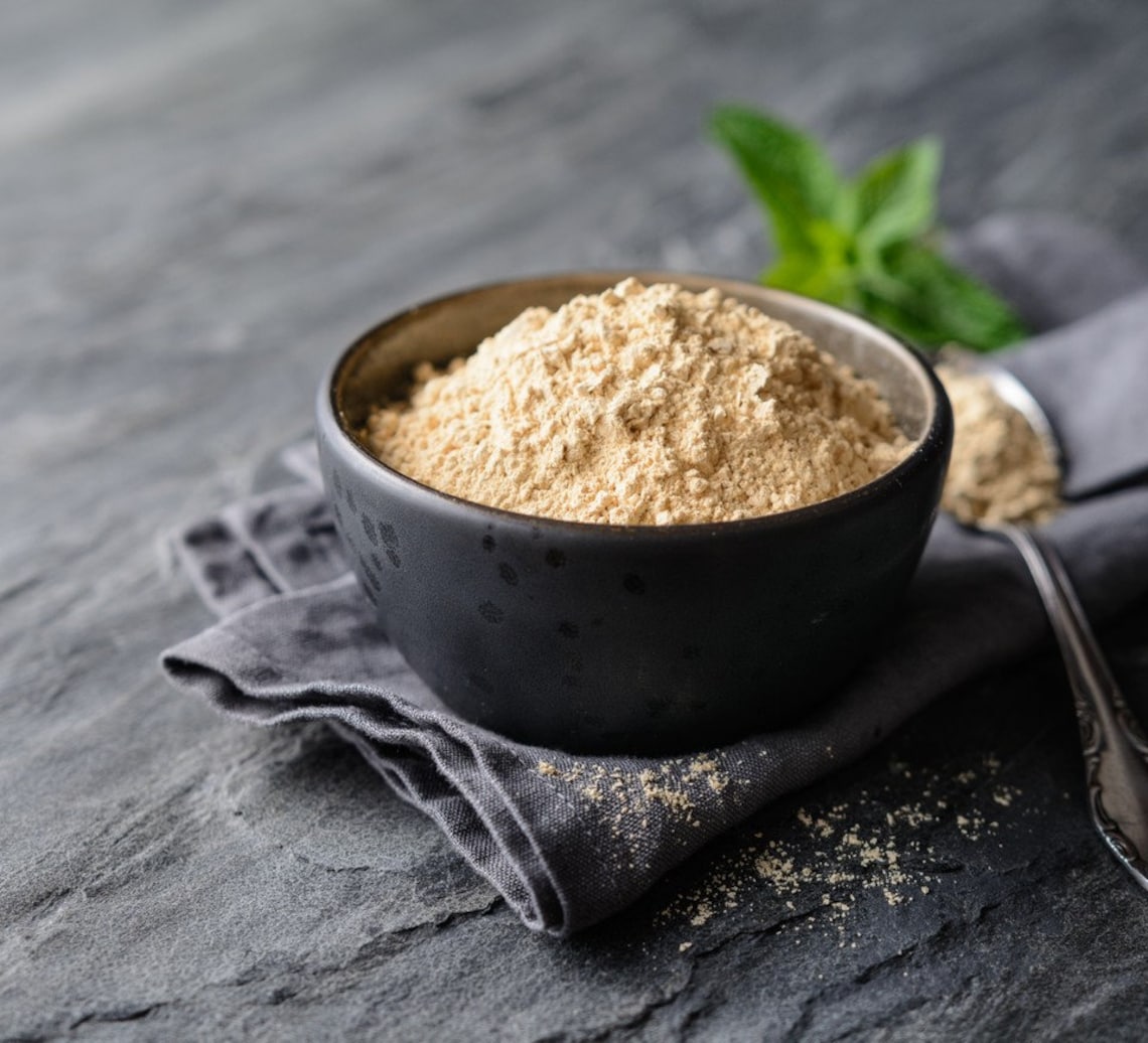 Organic maca root powder