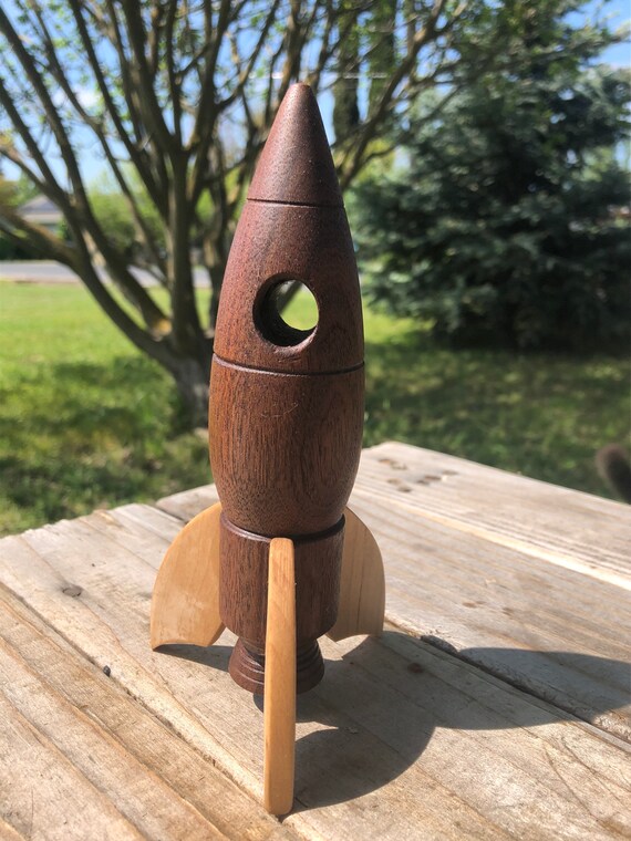 toy rocket ship for toddlers