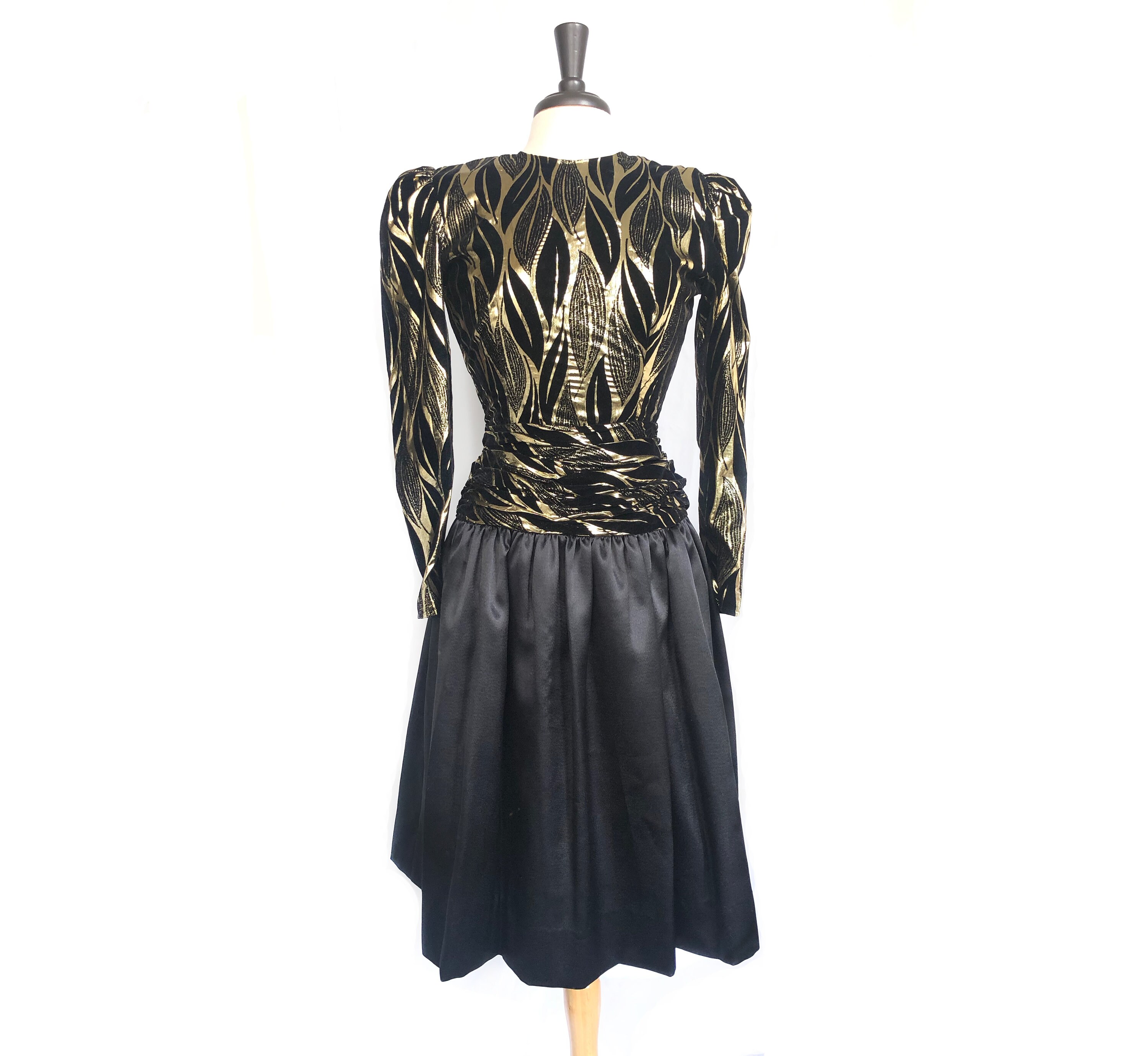 green emerald velvet dress VINTAGE '80s DESIGNER HALSTON III BLACK AND SPARKLING METALLIC GOLD L –  Vintage Clothing & Fashions