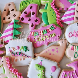 Personalized Pink Dinosaur cookies - Birthday girl Dinosaur party cookies - Girl dinosaur gift -  Dinosaur party favor - Dino cookies