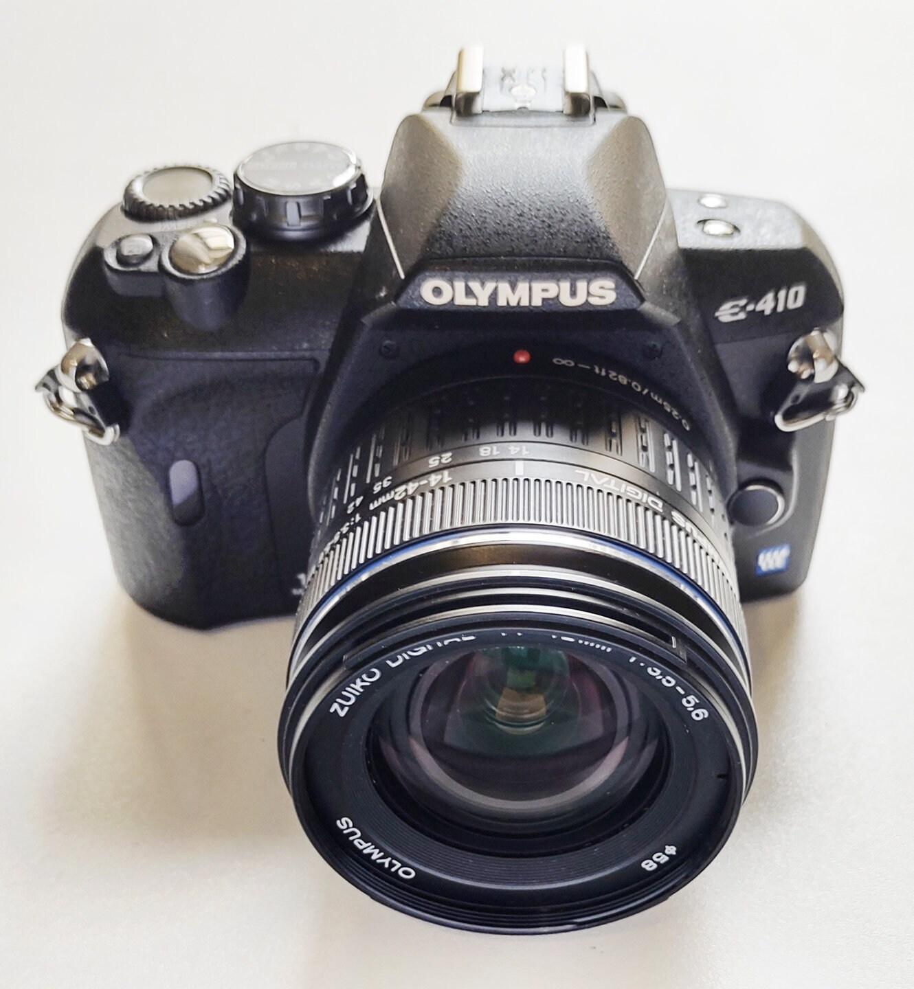 Olympus E-410 10 MP Digital SLR Camera + Zuiko 14-42mm/f3.5 & 40 
