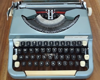 Vintage Imperial Good Companion Model 6 Typewriter