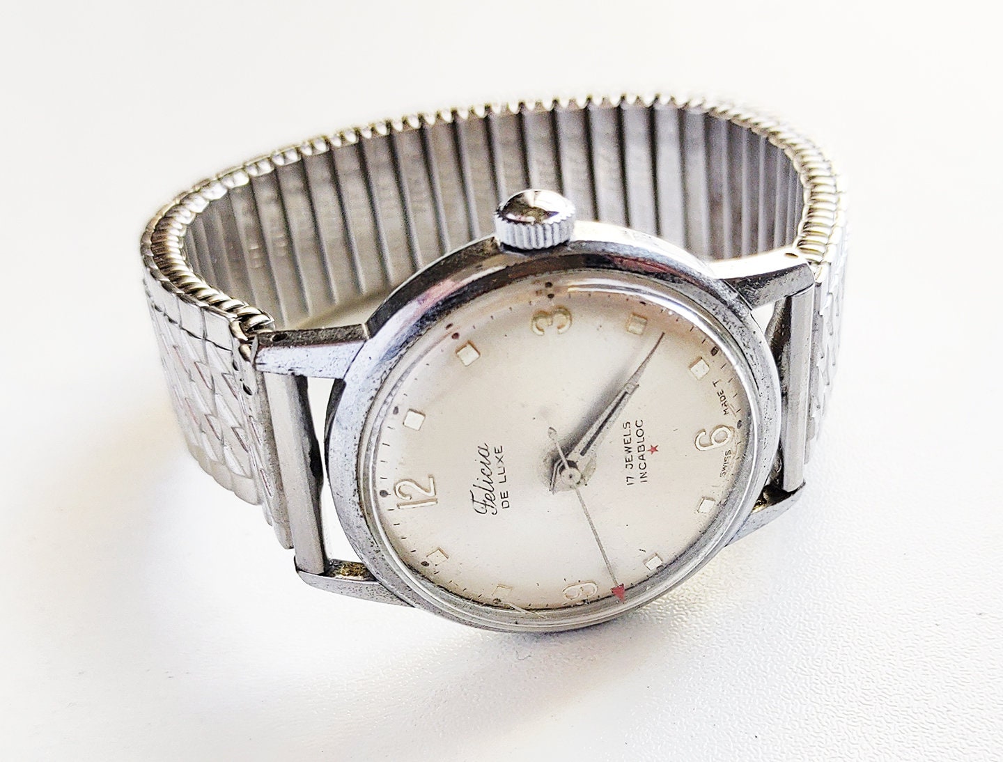 Felicia 17 jewels incabloc deals swiss