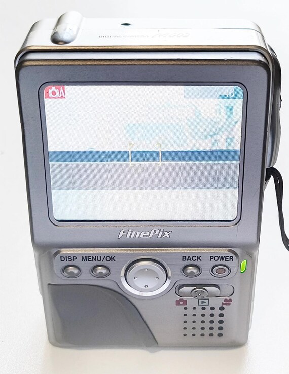 Fujifilm Finepix M603 3.1 Mega Pixel Point and Shoot Digital