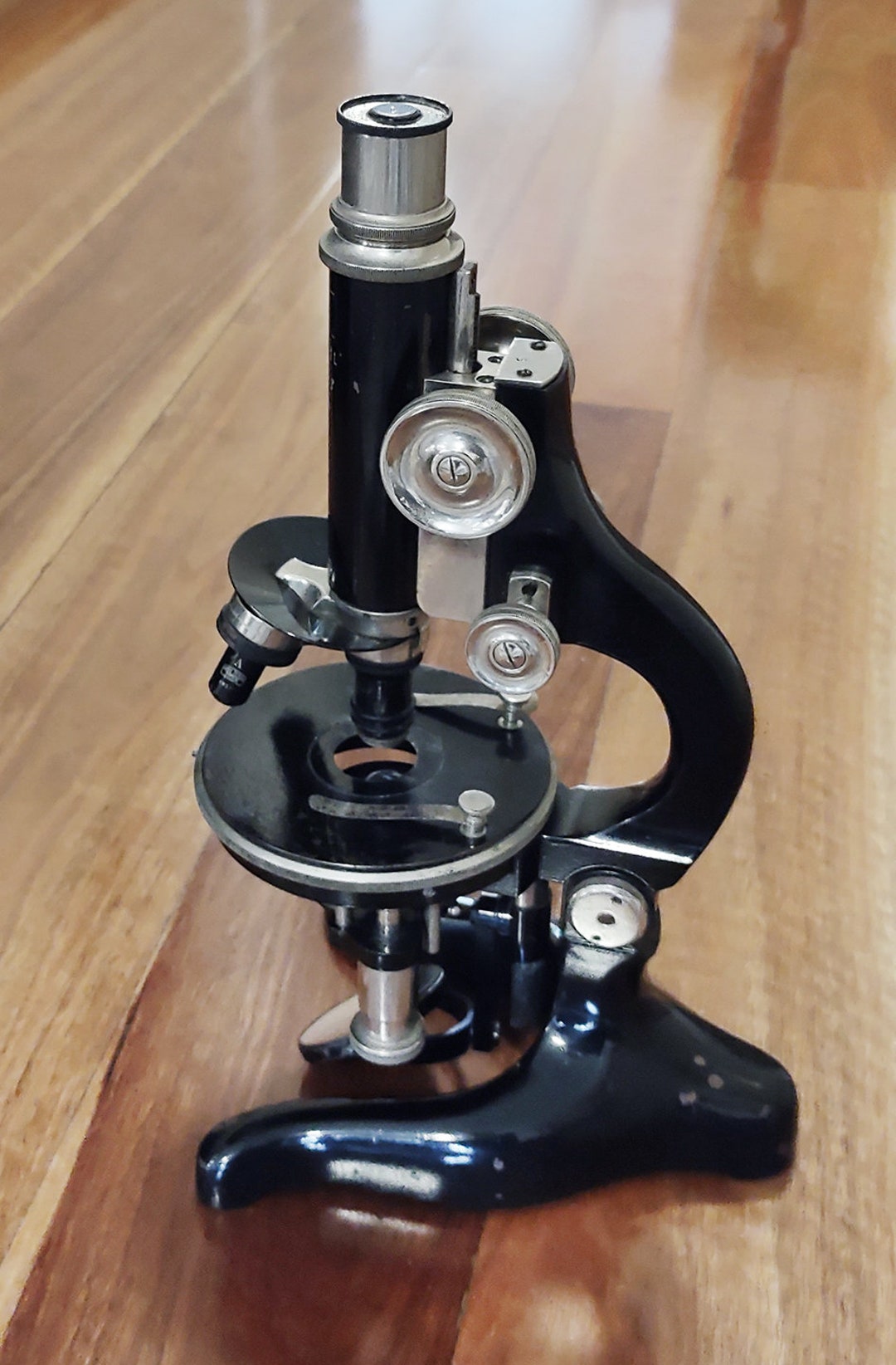 Vintage Hensold Wetzler No. 5235 Microscope With 3 Objectives
