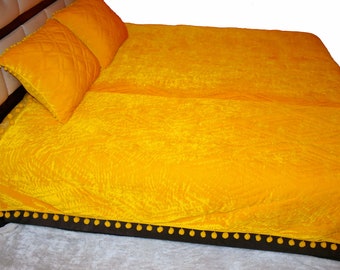 Trapunta in velluto giallo: coperta con pompon cucita a mano, biancheria da letto di lusso, coperte regalo per Capodanno