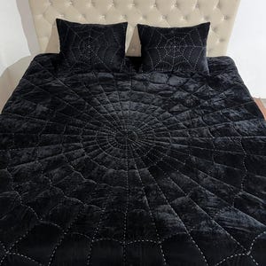 Black Velvet Spider Quilt: Handmade Gothic Bedding with Tassels
