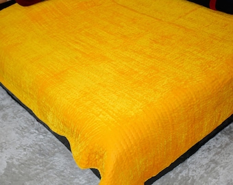 Trapunta in velluto giallo: copriletto cucito a mano con nappe, coperte regalo di Capodanno