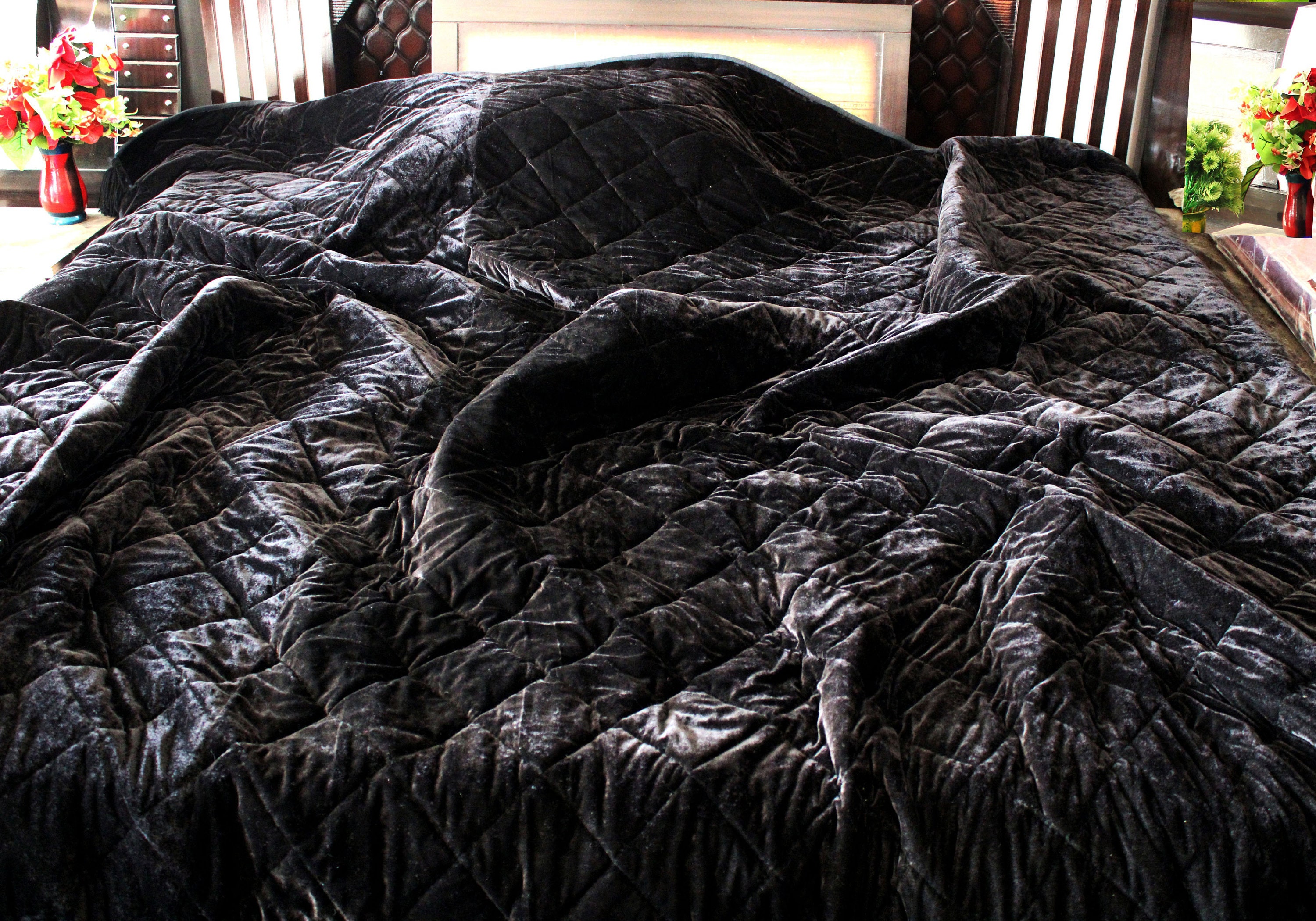 Black velour blanket hotsell