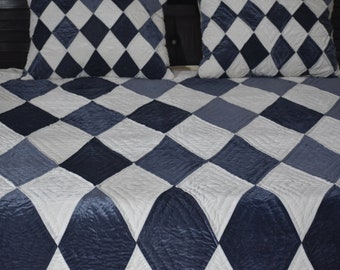 Trapunta a rombi in velluto grigio e bianco: coperta fatta a mano con retro in cotone, regalo per la festa della mamma