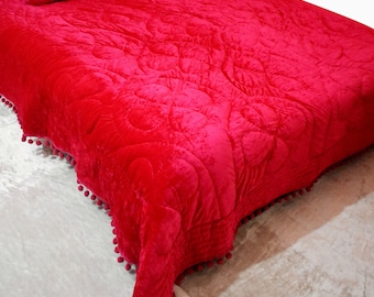 Trapunta in velluto fucsia: set di biancheria da letto di lusso con bordi a pompon, ideale come regalo per la festa del papà.