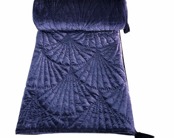 Grijze fluwelen quilt: handgestikt luxe beddengoed met dekens met kwastjes Moederdagcadeau