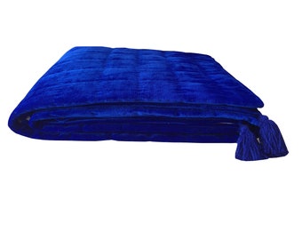 Royal Blue Velvet Quilt: Hand-Stitched Bedspread with Tassels New year's gift blankets