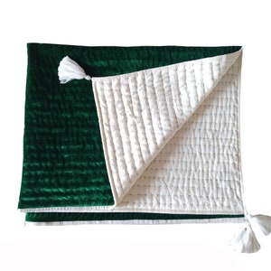 Emerald Green Velvet Quilt: Hand-Stitched Cotton Bedspread with Tassels