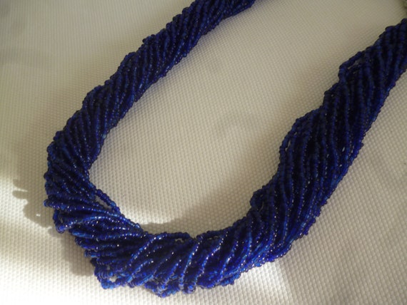 Collier Perles Bois Bleu Et Résine Or – Vintage, Parfait état – Bijou Fantaisie