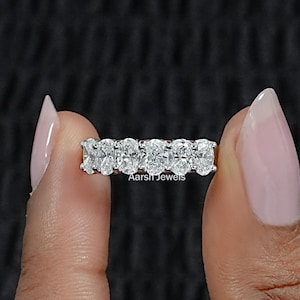 Ovaal geslepen laboratoriumdiamant zesstenen verlovingsring / Opvallende ring met synthetische diamanten / Massief gouden trouwring / Jubileumcadeau voor haar