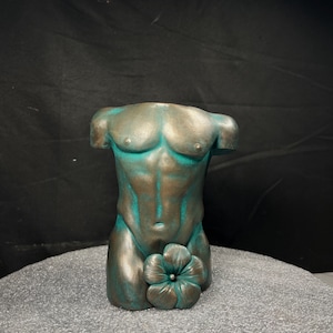 Mouvement de libération | cache-pot mâle | corps masculin de sculpture | sculpture corporelle | sculpture masculine | décoration artistique
