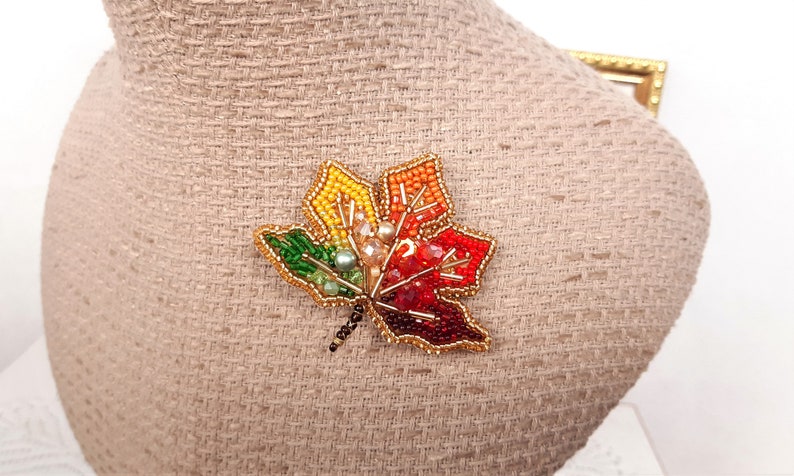 Maple leaf brooch Women/'s bead brooches Crystal orange brooch Individual autumn gift leaf Red bead brooch Green beads brooch Maple leaf pin